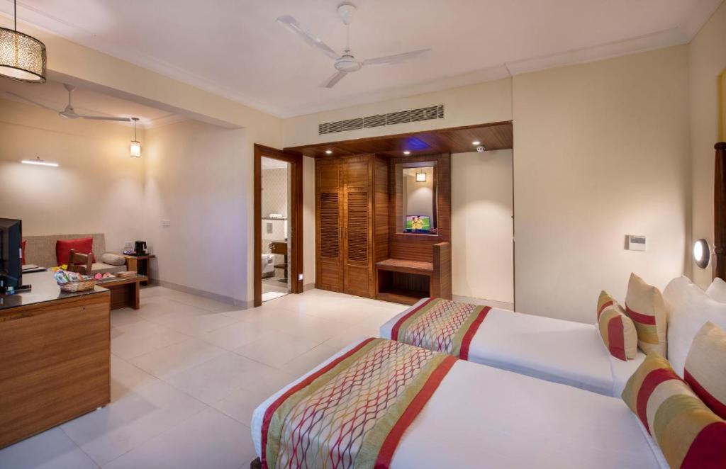 Sea Breeze Max Resort & Spa Madgaon Luaran gambar