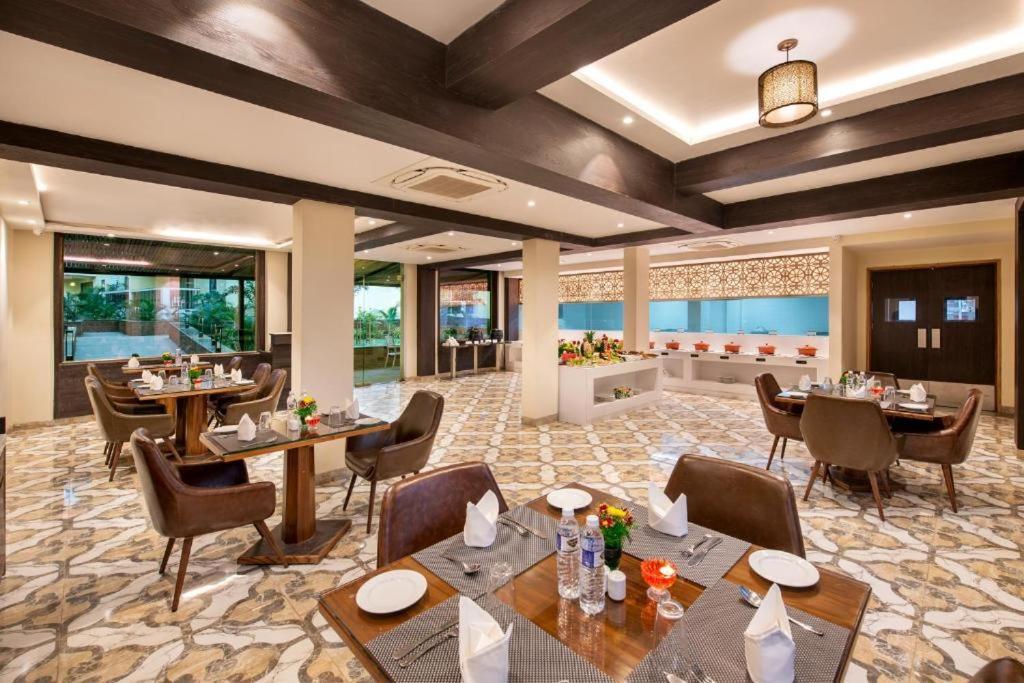 Sea Breeze Max Resort & Spa Madgaon Luaran gambar