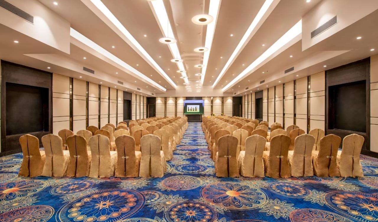 Sea Breeze Max Resort & Spa Madgaon Luaran gambar