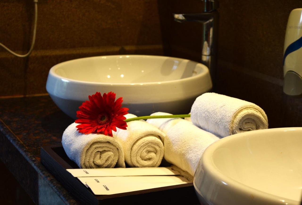 Sea Breeze Max Resort & Spa Madgaon Luaran gambar