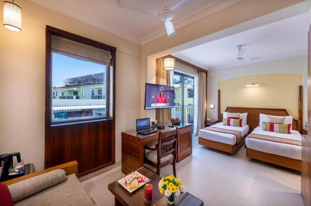 Sea Breeze Max Resort & Spa Madgaon Luaran gambar