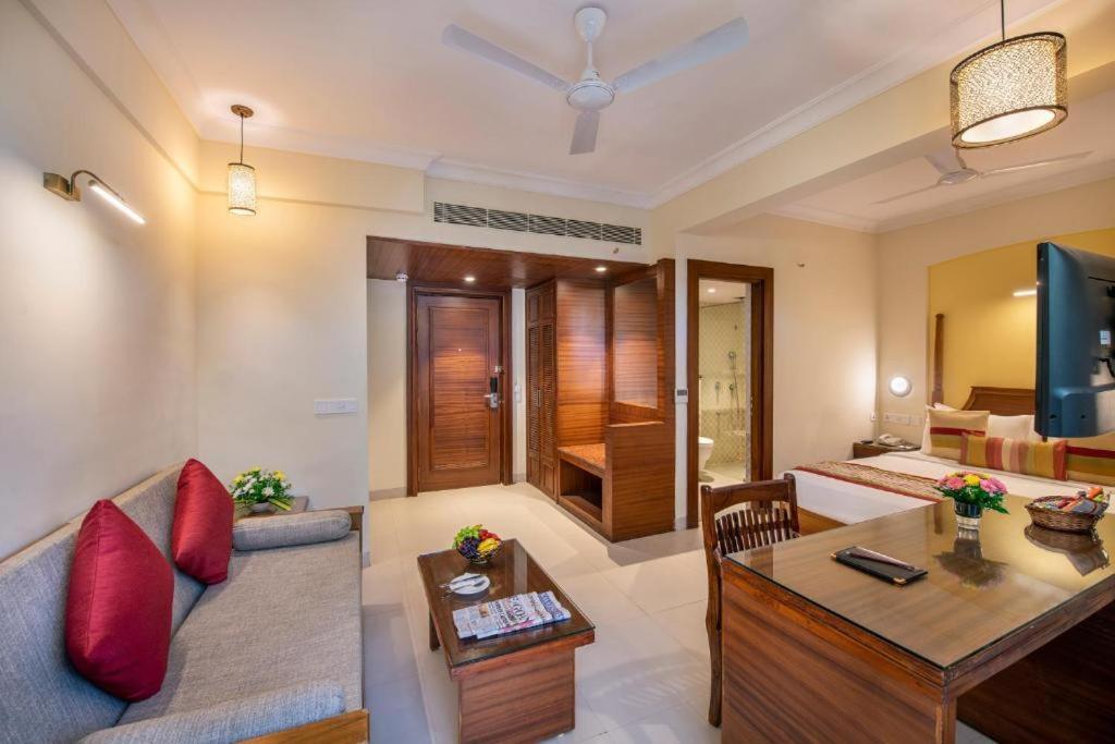 Sea Breeze Max Resort & Spa Madgaon Luaran gambar